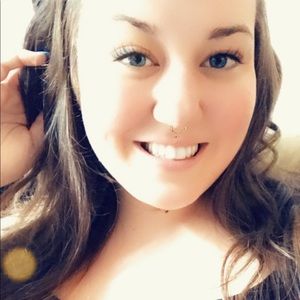 Meet your Posher, Joelle